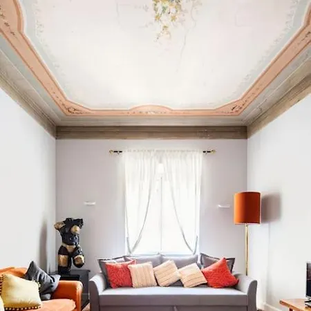 Domus Paolina Arenula Apartment